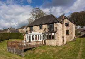 5 bedroom Detached f...